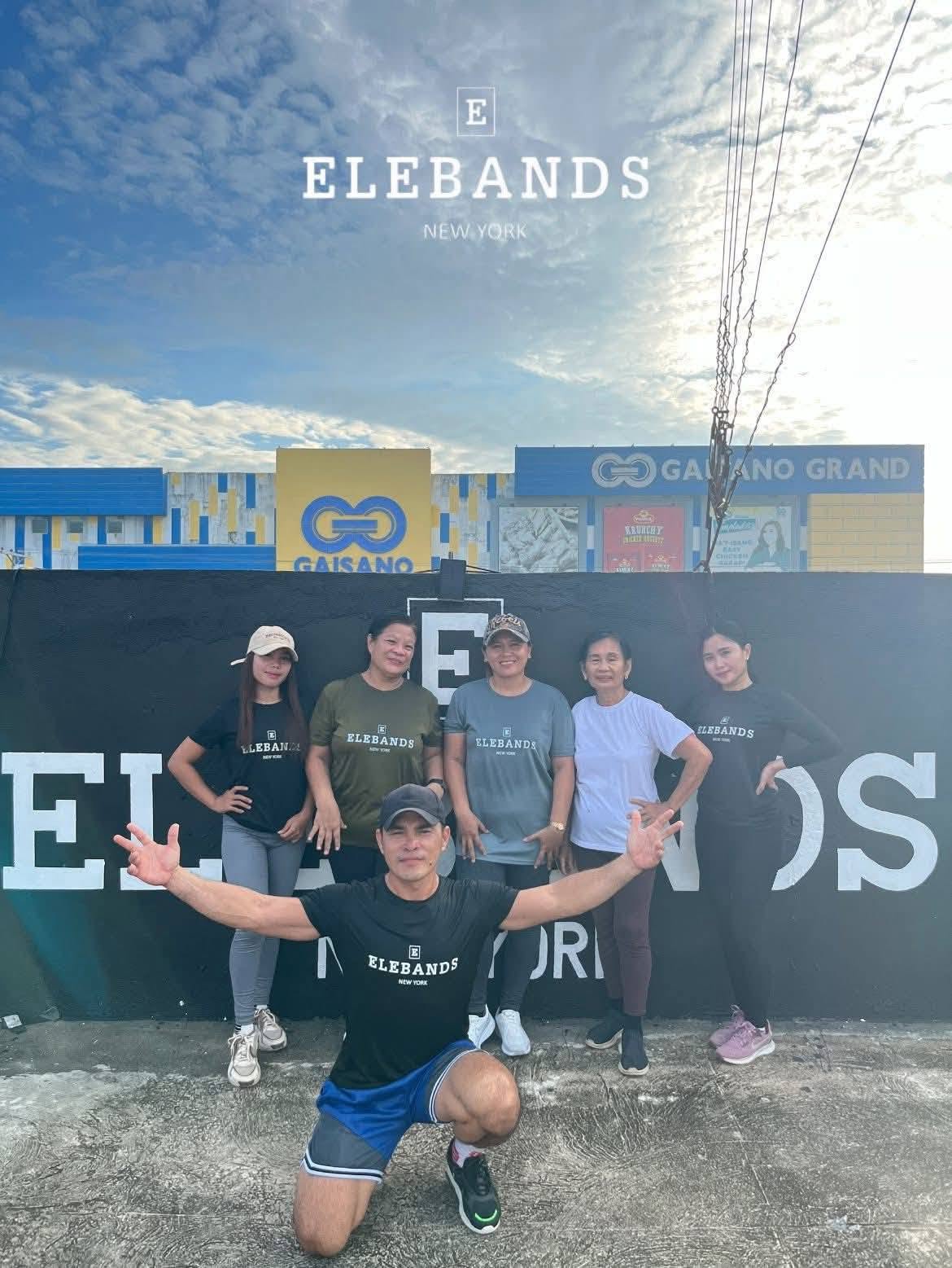 EleBands community fitness group posing after an outdoor workout